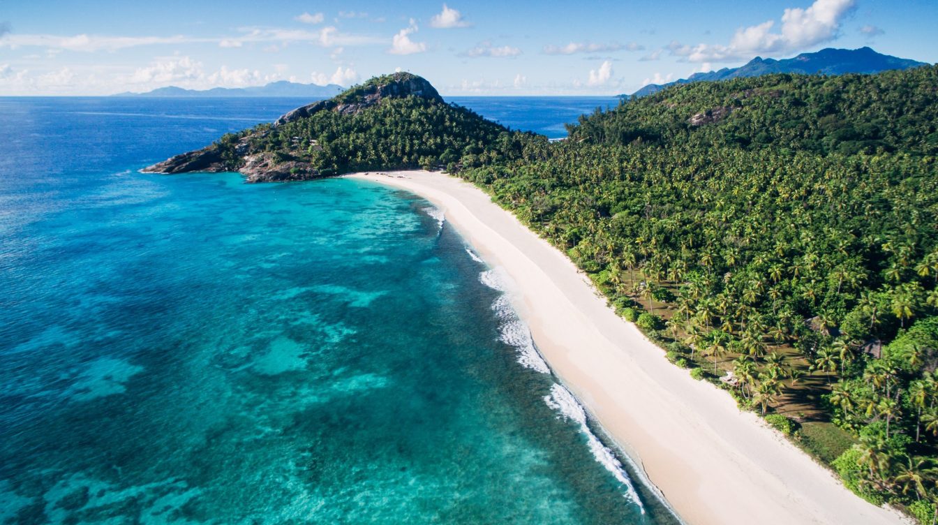 2%20-%20North%20Island%20-%20Aerial%20Main%20Beach.jpg